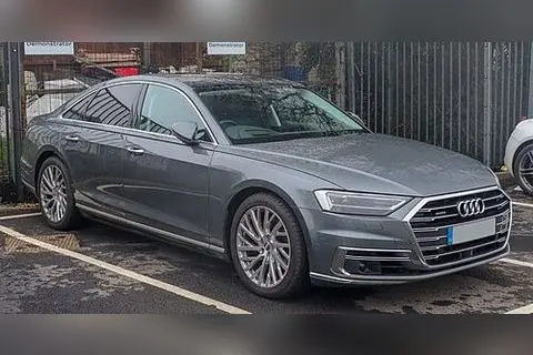 אאודי A8