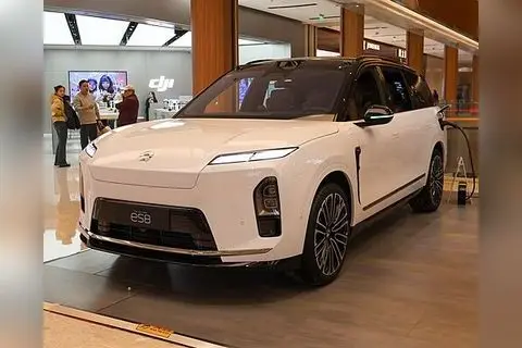NIO ES8