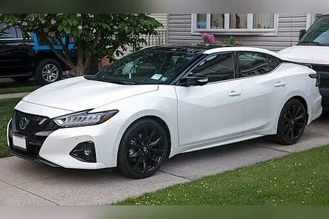 ניסאן Maxima