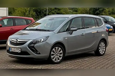 אופל Zafira