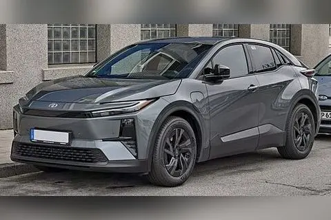 טויוטה C-HR פלוס
